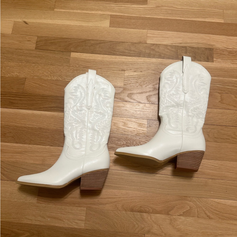 Altar’d State Women's White Cowboy Boots - Picture 2 of 5